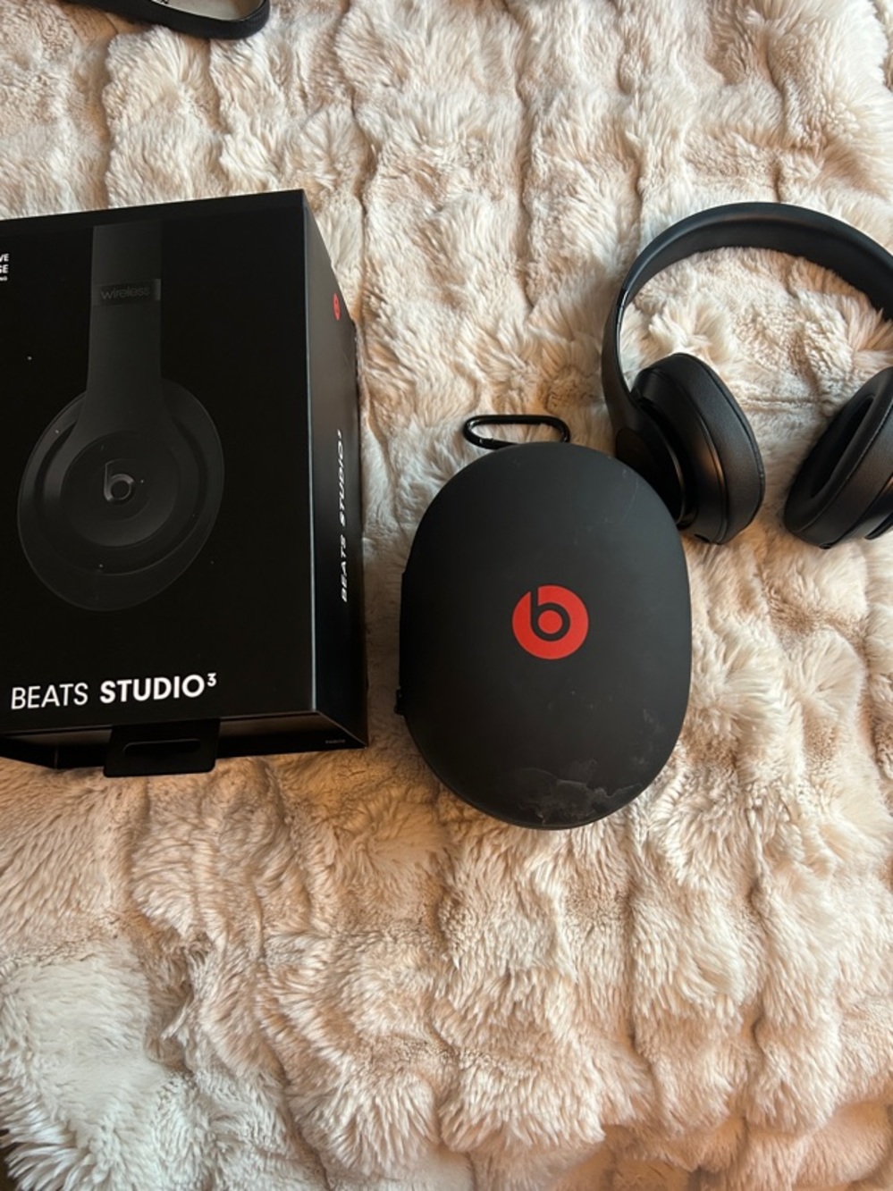 Beats by Dre Studio3 Wireless Headphones - Black with Red Logo Case